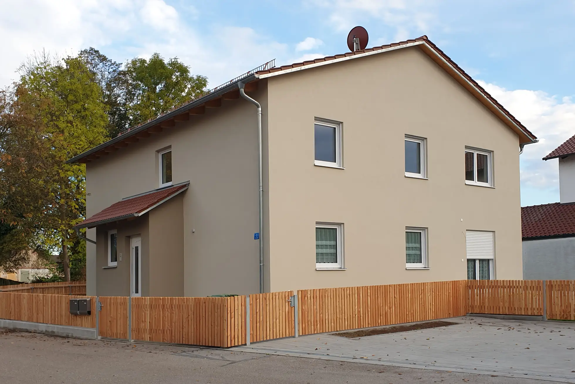 Zweifamilienhaus mit Doppelgarage