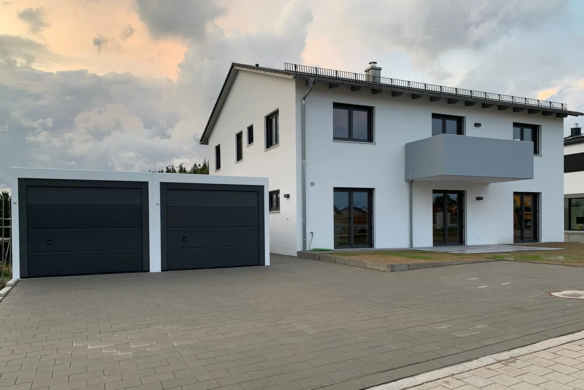 Zweifamilienhaus mit Doppelgarage