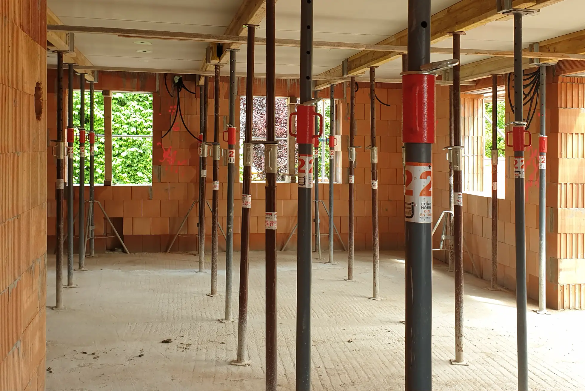 Rohbau Einfamilienhaus mit Garage