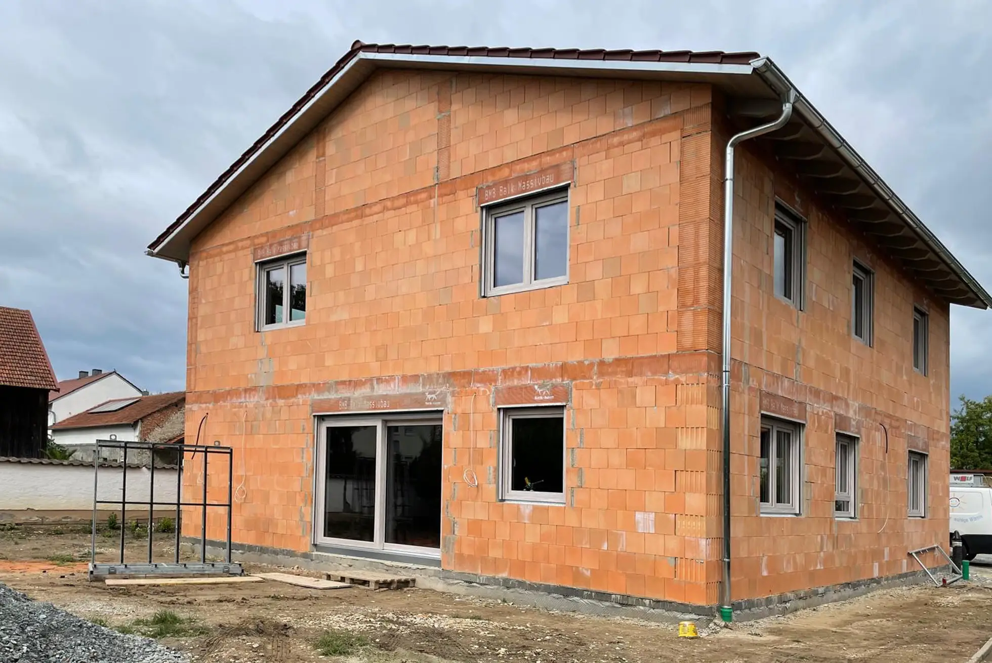 Rohbau Einfamilienhaus mit Garage
