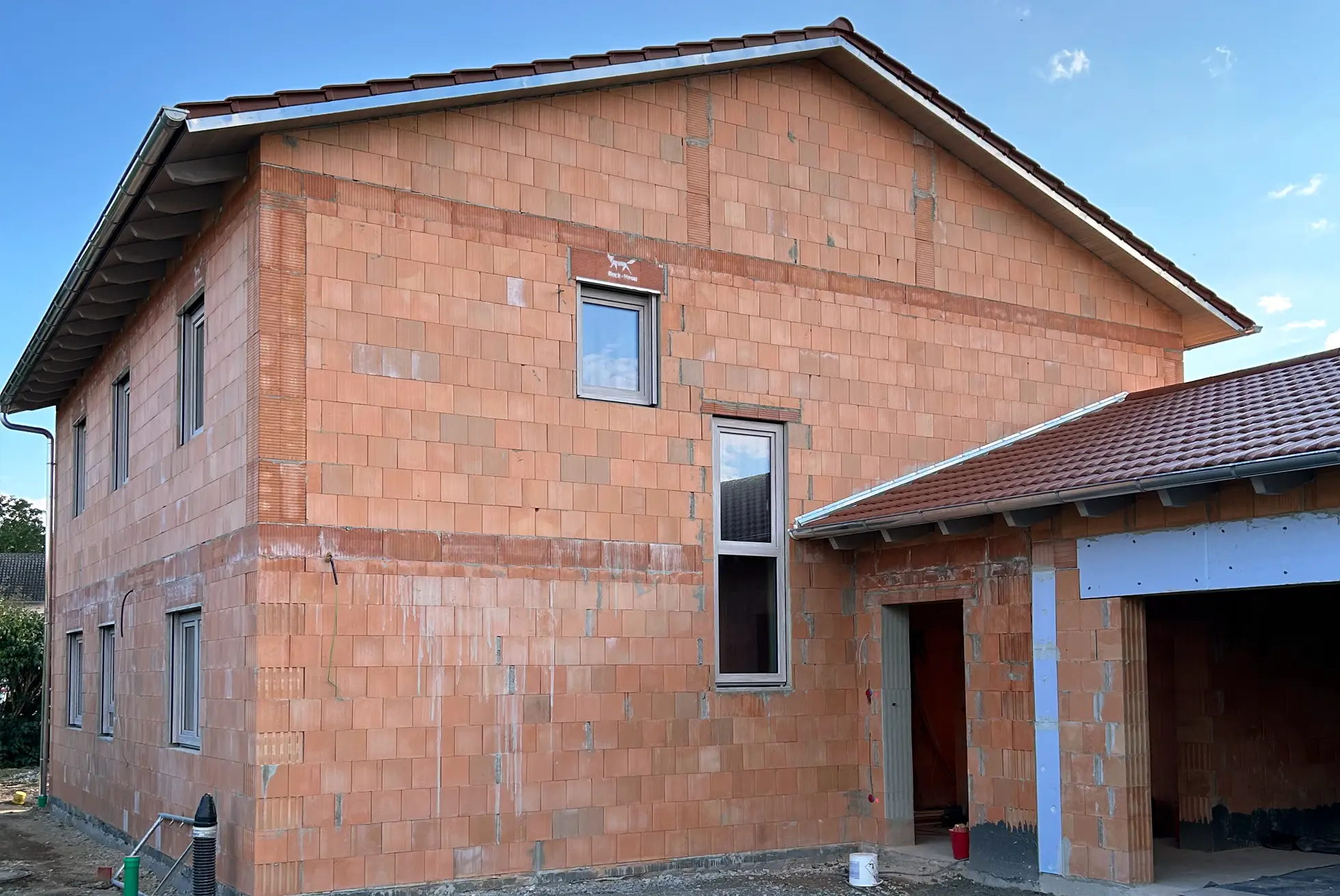 Rohbau Einfamilienhaus mit Garage